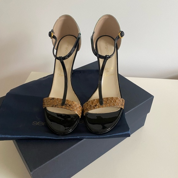 Sergio Rossi 💎 Black Patent Leather T-Strap Sandals - Size 38.5 (Fits US 8) - Picture 5 of 10